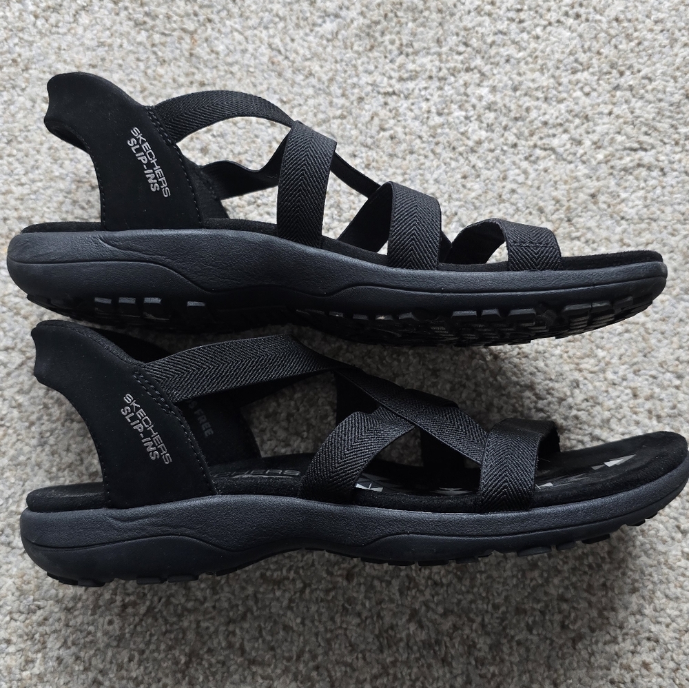 Skechers Black Slip-On Sandals SZ 8